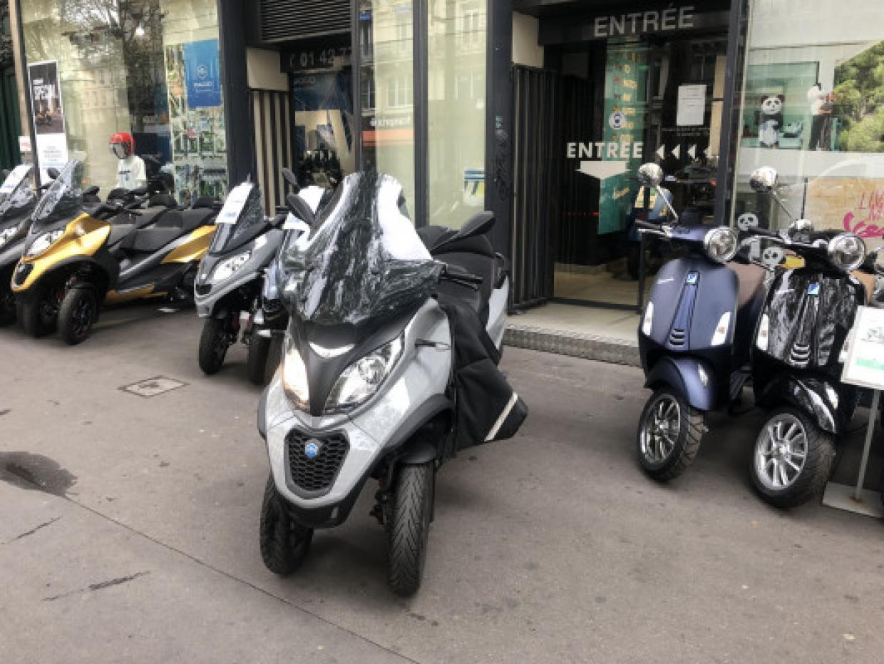 Tablier scooter : les avantages - Actualité de L'UNIVERS DU 2 ROUES