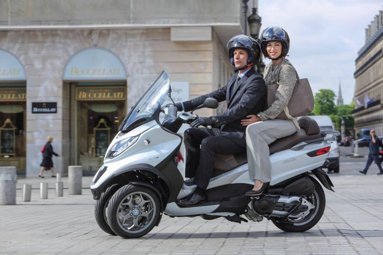 Transporter un passager sur un scooter : ce qu'il faut savoir 